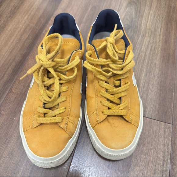 Veja Campo Nubuck  women’s  Mustard Yellow Leather Casual Sneakers size 9 - Picture 4 of 9